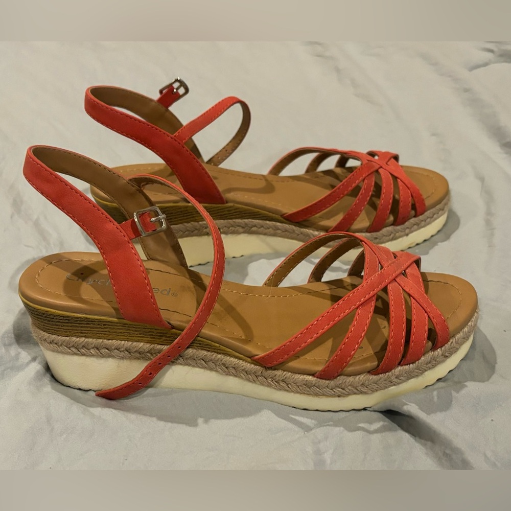 Women’s sandals